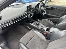 Audi A4 Avant TFSI Black Edition 