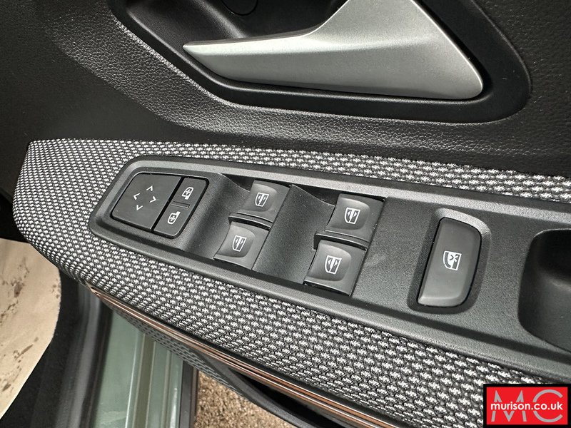 Dacia 1.0 TCe Journey Hatchback 5dr Petrol Manual Euro 6 (s/s) (90 ps)