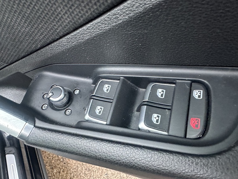 Audi 1.0 TFSI 30 S line SUV 5dr Petrol Manual Euro 6 (s/s) (110 ps)