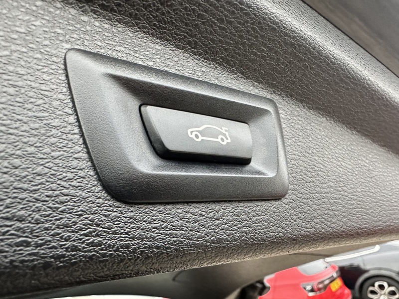 BMW 1.5 18i Sport SUV 5dr Petrol Manual sDrive Euro 6 (s/s) (136 ps)