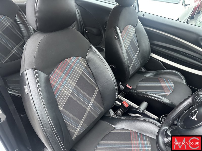 MINI 1.6 Cooper SUV 3dr Petrol Auto ALL4 Euro 6 (122 ps)