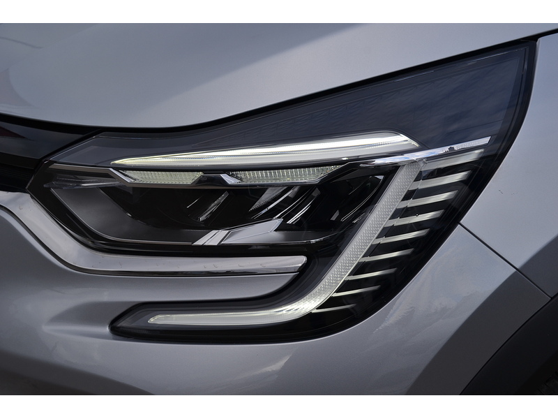 Renault 1.0 TCe Iconic SUV 5dr Petrol Manual Euro 6 (s/s) (90 ps)