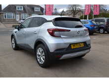 Renault Captur TCe Iconic 