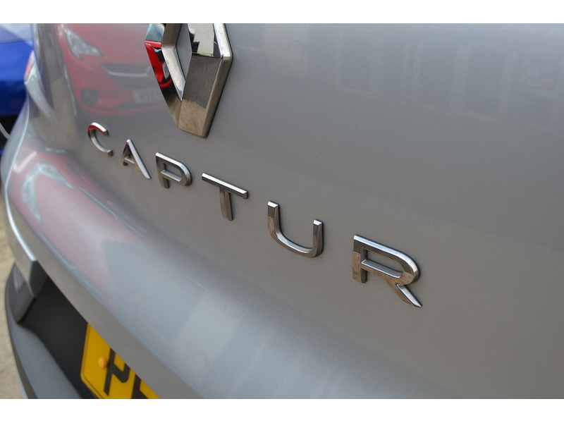 Renault 1.0 TCe Iconic SUV 5dr Petrol Manual Euro 6 (s/s) (90 ps)