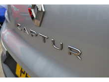 Renault Captur TCe Iconic 