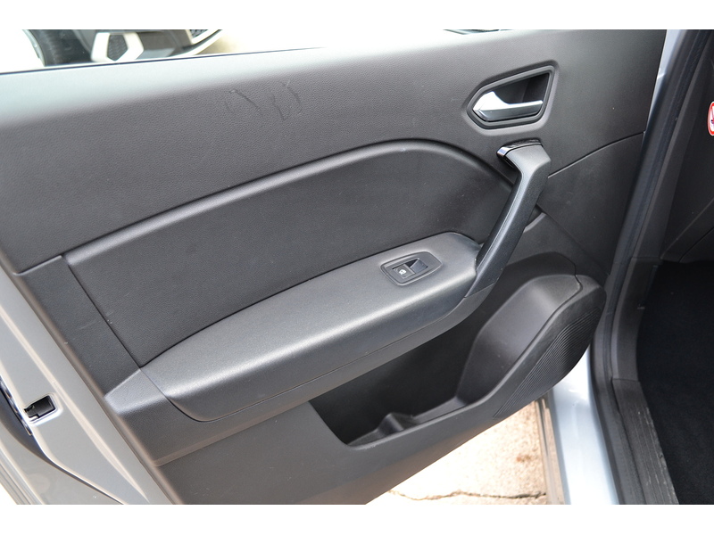 Renault 1.0 TCe Iconic SUV 5dr Petrol Manual Euro 6 (s/s) (90 ps)