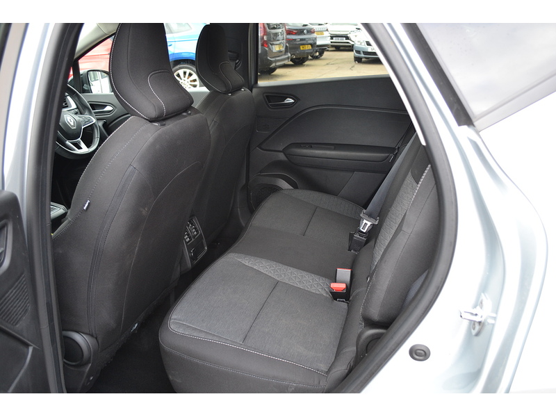 Renault 1.0 TCe Iconic SUV 5dr Petrol Manual Euro 6 (s/s) (90 ps)