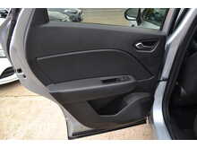 Renault Captur TCe Iconic 