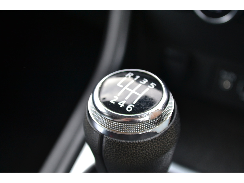 Renault 1.0 TCe Iconic SUV 5dr Petrol Manual Euro 6 (s/s) (90 ps)