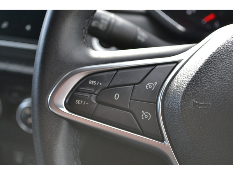 Renault 1.0 TCe Iconic SUV 5dr Petrol Manual Euro 6 (s/s) (90 ps)