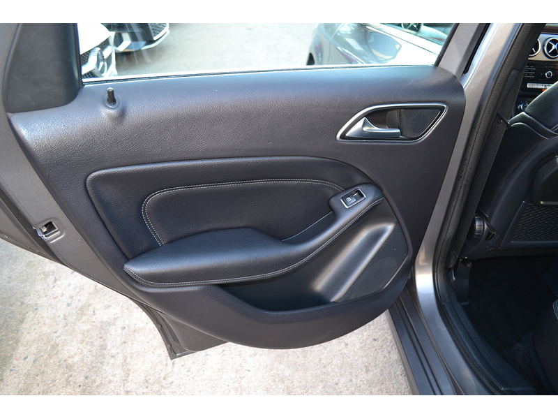 Mercedes-Benz 1.5 B180d Sport MPV 5dr Diesel Manual Euro 6 (s/s) (109 ps)