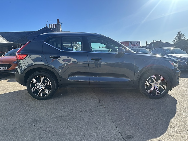 Volvo 2.0 B4 MHEV Inscription SUV 5dr Petrol Hybrid Auto AWD Euro 6 (s/s) (197 ps)