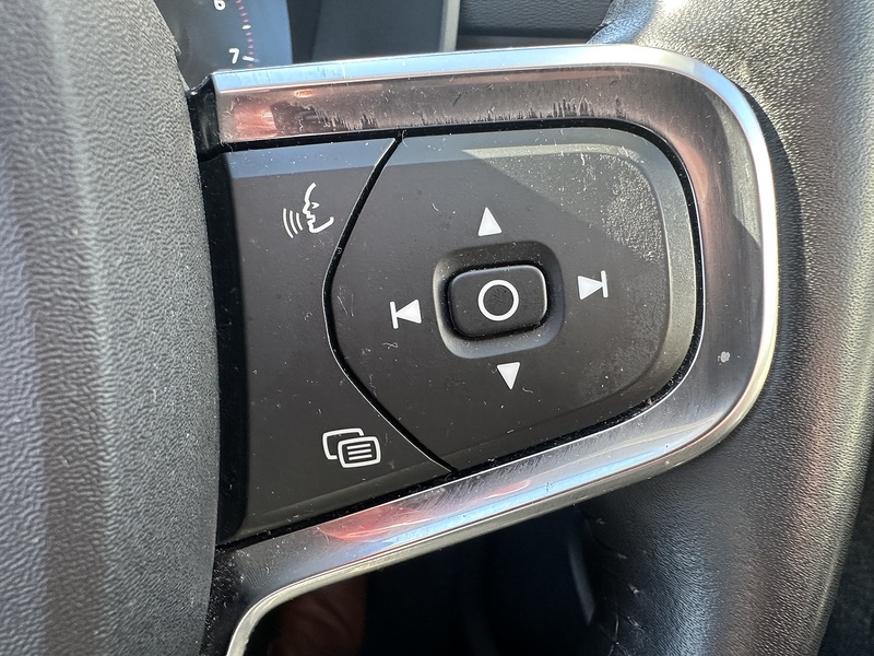 Volvo 2.0 B4 MHEV Inscription SUV 5dr Petrol Hybrid Auto AWD Euro 6 (s/s) (197 ps)