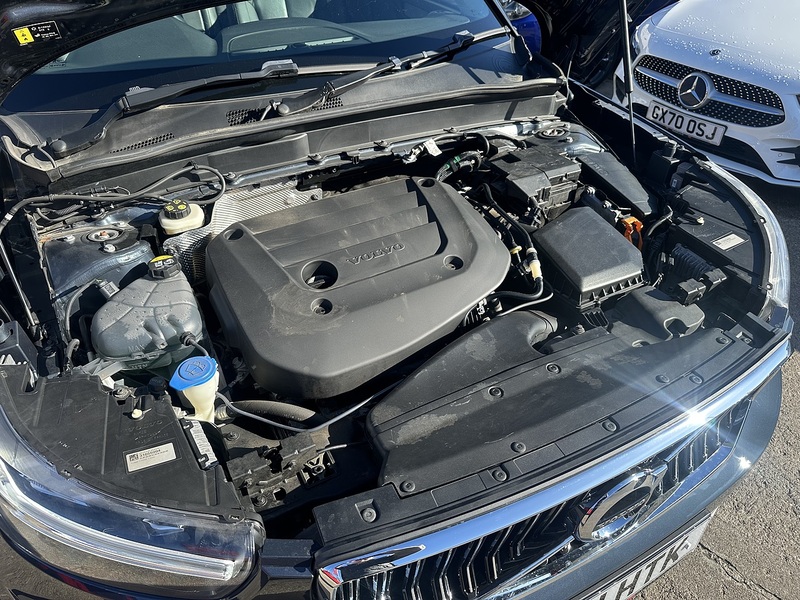 Volvo 2.0 B4 MHEV Inscription SUV 5dr Petrol Hybrid Auto AWD Euro 6 (s/s) (197 ps)