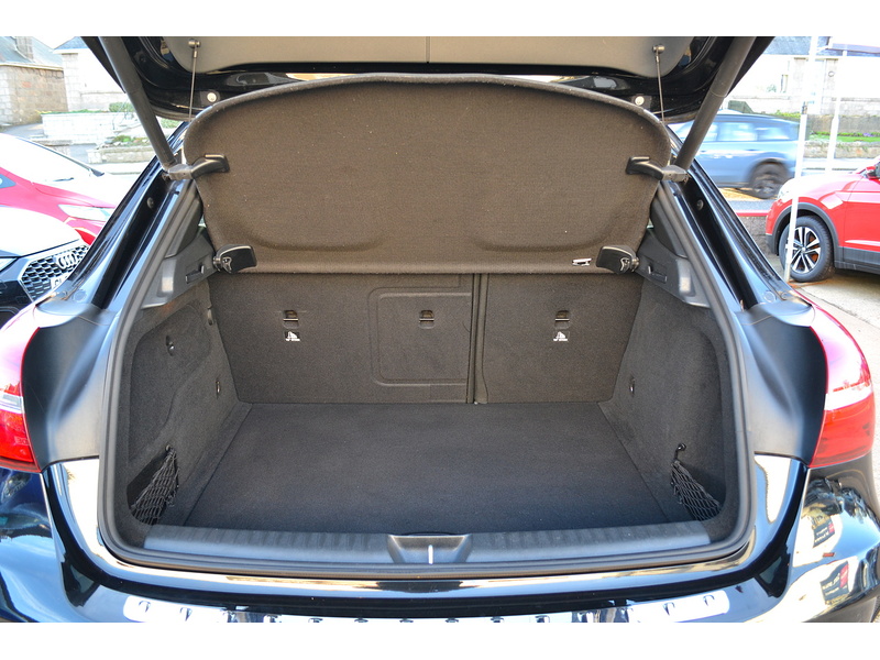 Mercedes-Benz 1.6 GLA200 AMG Line Edition SUV 5dr Petrol 7G-DCT Euro 6 (s/s) (156 ps)