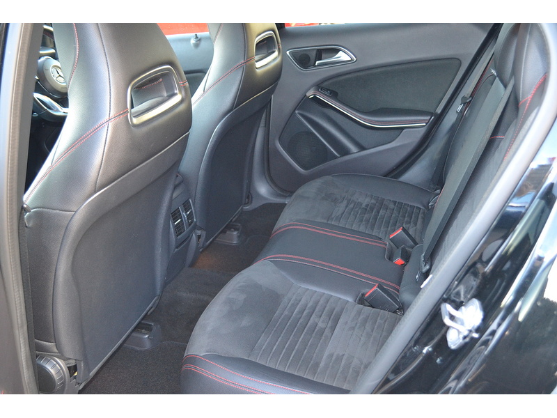 Mercedes-Benz 1.6 GLA200 AMG Line Edition SUV 5dr Petrol 7G-DCT Euro 6 (s/s) (156 ps)