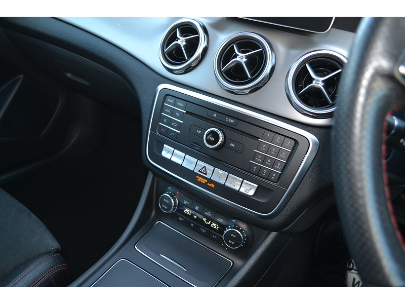 Mercedes-Benz 1.6 GLA200 AMG Line Edition SUV 5dr Petrol 7G-DCT Euro 6 (s/s) (156 ps)