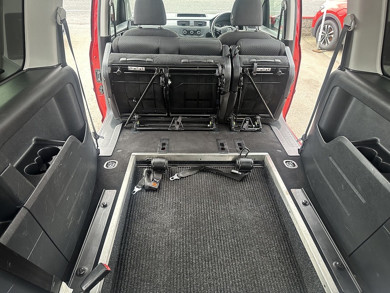 Volkswagen 2.0 TDi C20 Maxi Combi Van 5dr Diesel Manual FWD (Window) (128 g/km, 101 bhp)