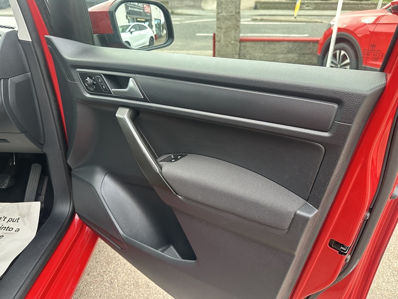 Volkswagen 2.0 TDi C20 Maxi Combi Van 5dr Diesel Manual FWD (Window) (128 g/km, 101 bhp)