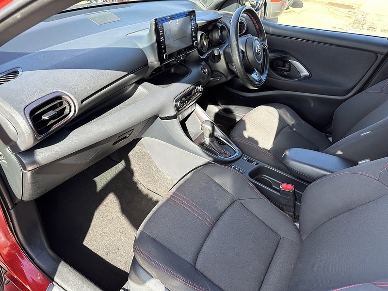 Toyota 1.5 VVT-h GR SPORT Hatchback 5dr Petrol Hybrid E-CVT Euro 6 (s/s) (116 ps)