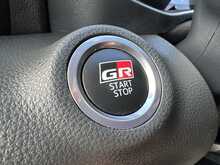 Toyota Yaris VVT-h GR SPORT 