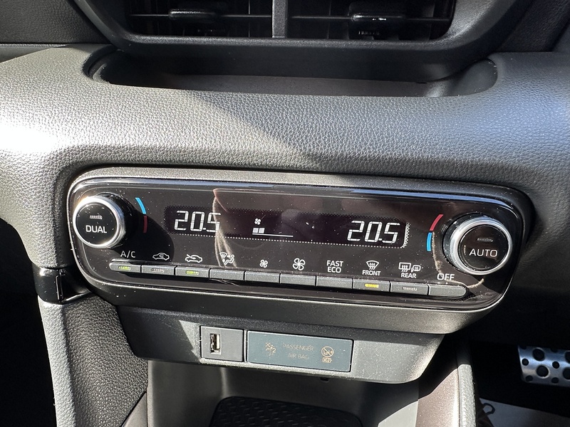 Toyota 1.5 VVT-h GR SPORT Hatchback 5dr Petrol Hybrid E-CVT Euro 6 (s/s) (116 ps)