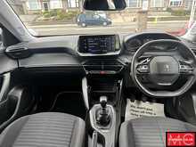 Peugeot 2008 PureTech Active Premium + 