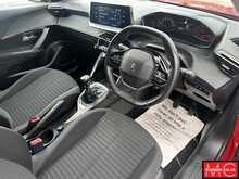 Peugeot 2008 PureTech Active Premium + 