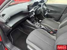 Peugeot 2008 PureTech Active Premium + 