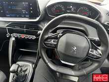 Peugeot 2008 PureTech Active Premium + 