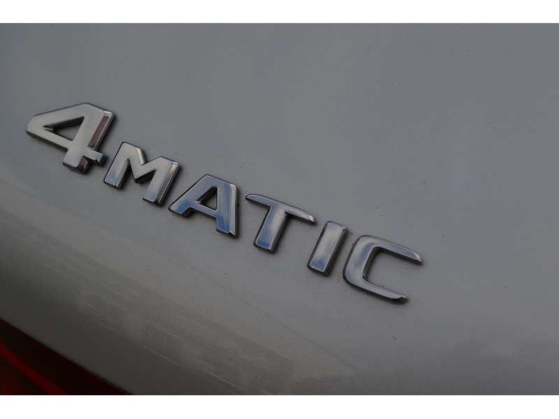 Mercedes-Benz 2.0 GLC300 MHEV Sport SUV 5dr Petrol G-Tronic+ 4MATIC Euro 6 (s/s) (272 ps)