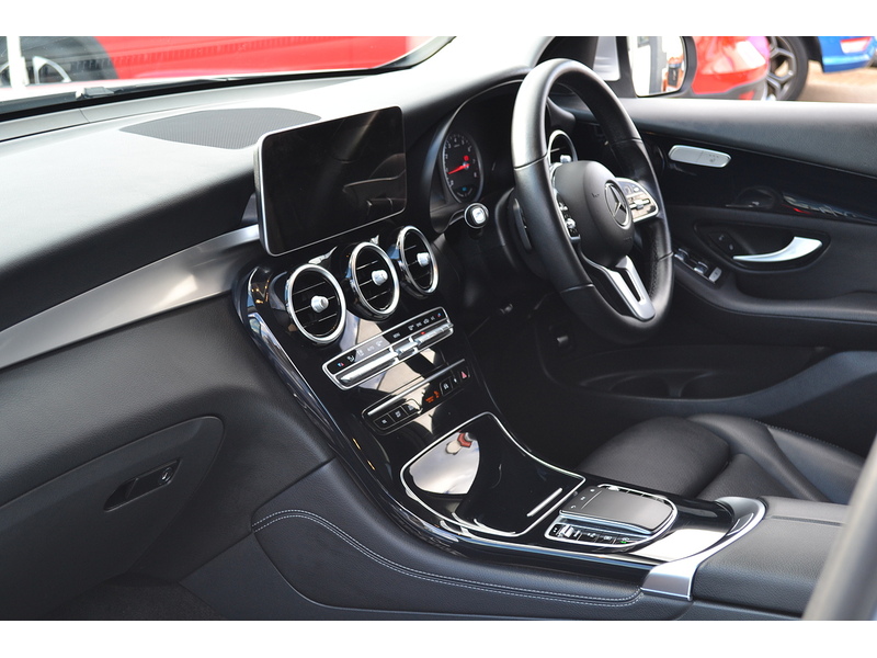 Mercedes-Benz 2.0 GLC300 MHEV Sport SUV 5dr Petrol G-Tronic+ 4MATIC Euro 6 (s/s) (272 ps)