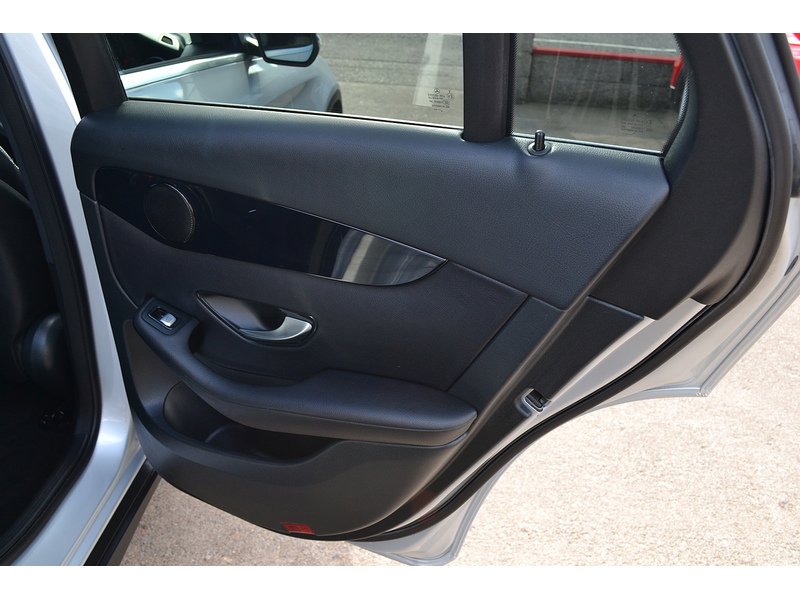 Mercedes-Benz 2.0 GLC300 MHEV Sport SUV 5dr Petrol G-Tronic+ 4MATIC Euro 6 (s/s) (272 ps)