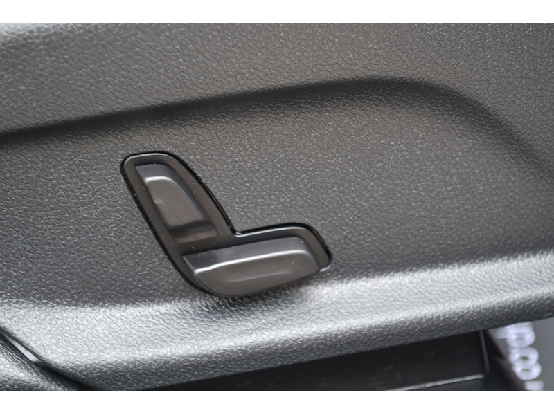 Mercedes-Benz 2.0 GLC300 MHEV Sport SUV 5dr Petrol G-Tronic+ 4MATIC Euro 6 (s/s) (272 ps)