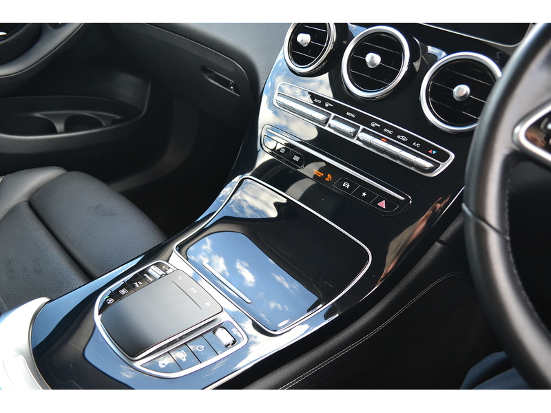 Mercedes-Benz 2.0 GLC300 MHEV Sport SUV 5dr Petrol G-Tronic+ 4MATIC Euro 6 (s/s) (272 ps)