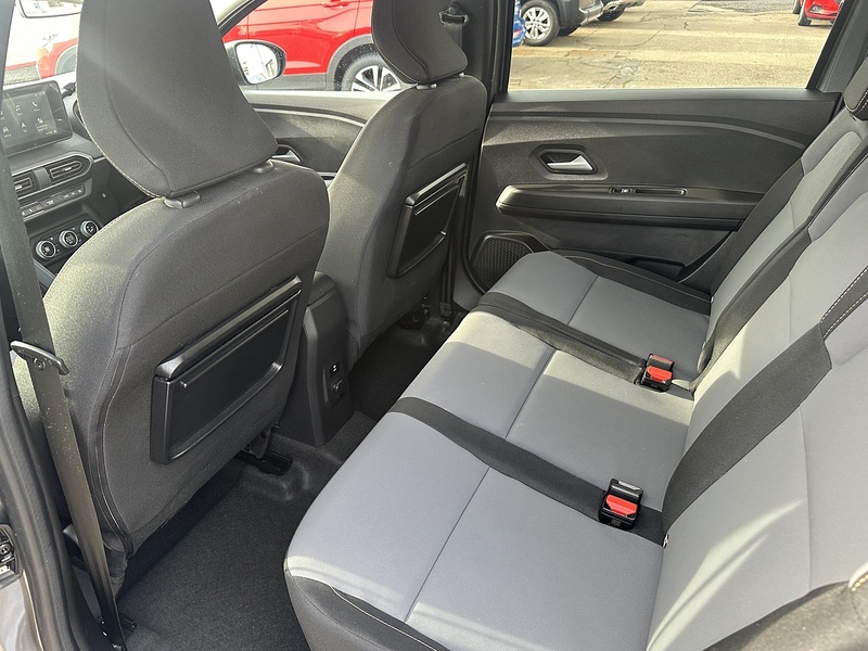 Dacia 1.6 Hybrid EXTREME MPV 5dr Petrol Hybrid Auto Euro 6 (s/s) (140 ps)