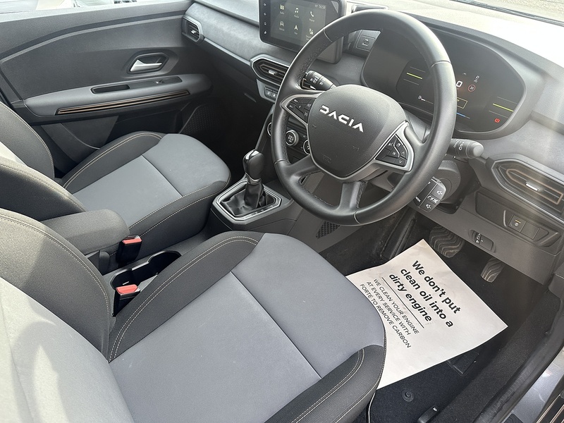 Dacia 1.6 Hybrid EXTREME MPV 5dr Petrol Hybrid Auto Euro 6 (s/s) (140 ps)