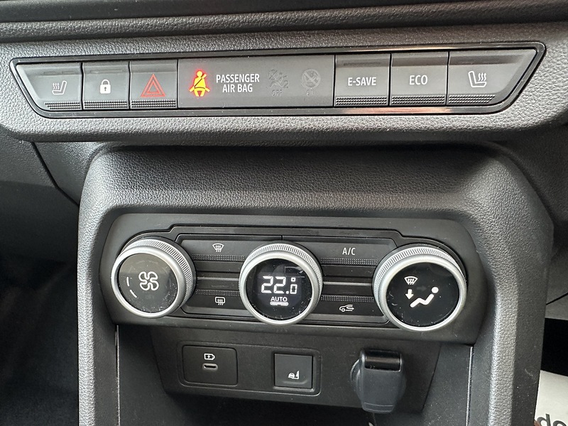 Dacia 1.6 Hybrid EXTREME MPV 5dr Petrol Hybrid Auto Euro 6 (s/s) (140 ps)