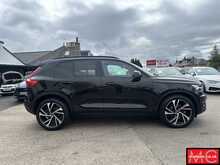 Volvo XC40 B4 MHEV R-Design Pro 