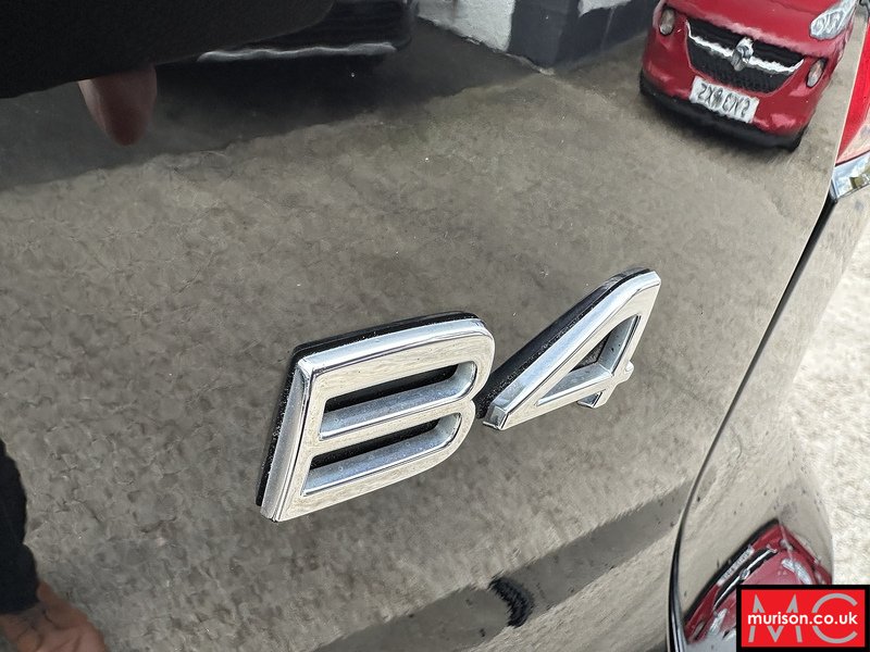 Volvo 2.0 B4 MHEV R-Design Pro SUV 5dr Petrol Hybrid Auto Euro 6 (s/s) (197 ps)