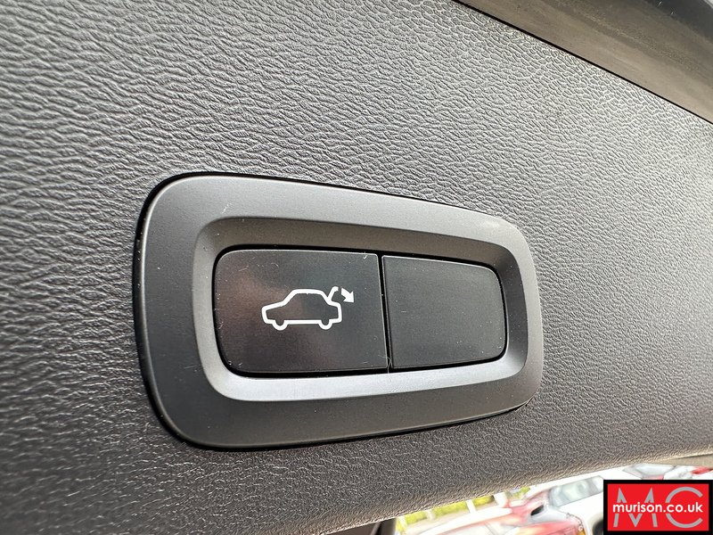 Volvo 2.0 B4 MHEV R-Design Pro SUV 5dr Petrol Hybrid Auto Euro 6 (s/s) (197 ps)