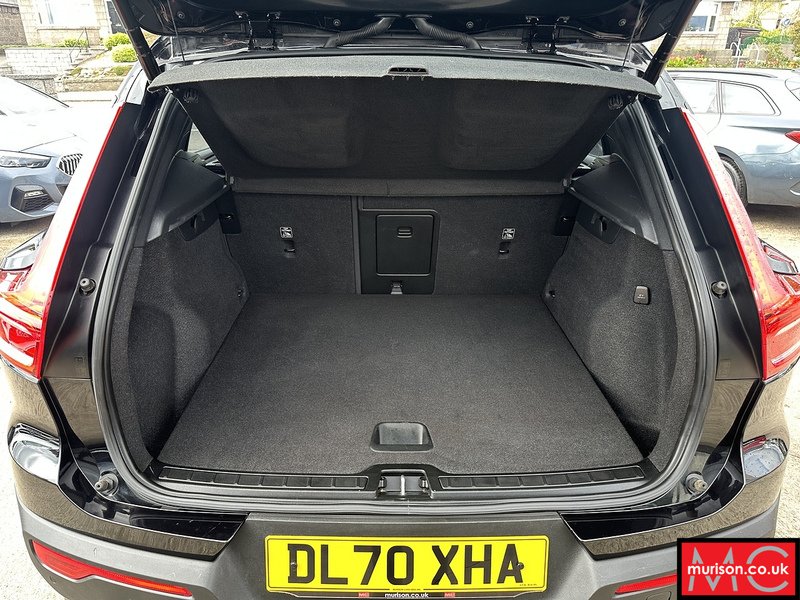 Volvo 2.0 B4 MHEV R-Design Pro SUV 5dr Petrol Hybrid Auto Euro 6 (s/s) (197 ps)