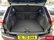 Volvo XC40 B4 MHEV R-Design Pro 