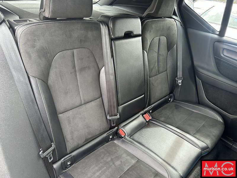 Volvo 2.0 B4 MHEV R-Design Pro SUV 5dr Petrol Hybrid Auto Euro 6 (s/s) (197 ps)