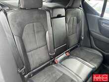 Volvo XC40 B4 MHEV R-Design Pro 