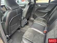 Volvo XC40 B4 MHEV R-Design Pro 