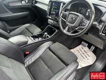 Volvo XC40 B4 MHEV R-Design Pro 