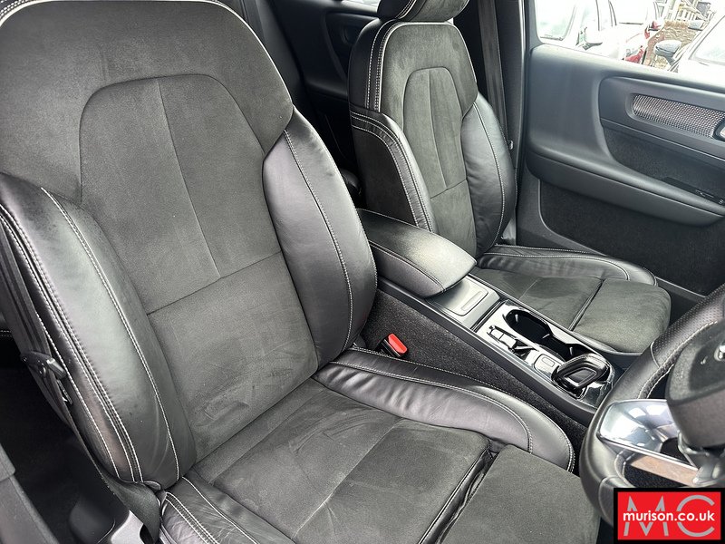 Volvo 2.0 B4 MHEV R-Design Pro SUV 5dr Petrol Hybrid Auto Euro 6 (s/s) (197 ps)