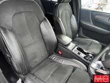 Volvo XC40 B4 MHEV R-Design Pro 