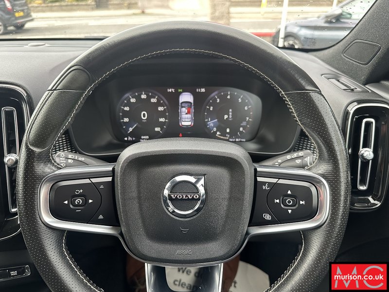 Volvo 2.0 B4 MHEV R-Design Pro SUV 5dr Petrol Hybrid Auto Euro 6 (s/s) (197 ps)